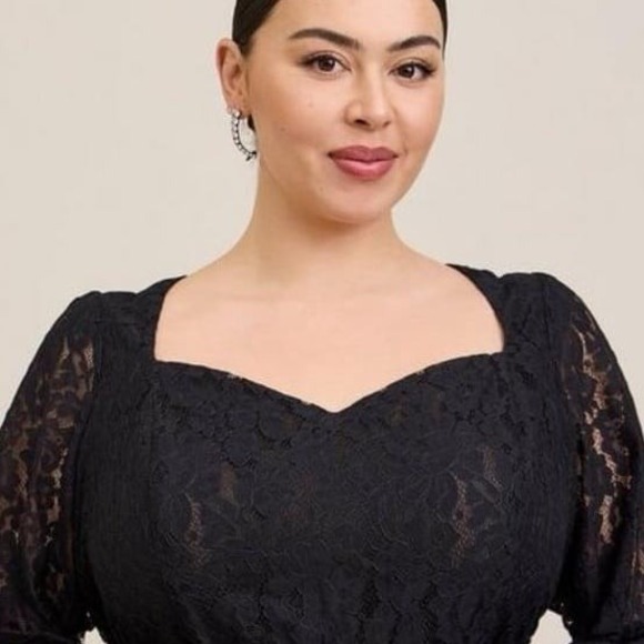 Torrid Black Lace Peplum Top, Sweetheart Neck 4X NWT - Picture 2 of 6